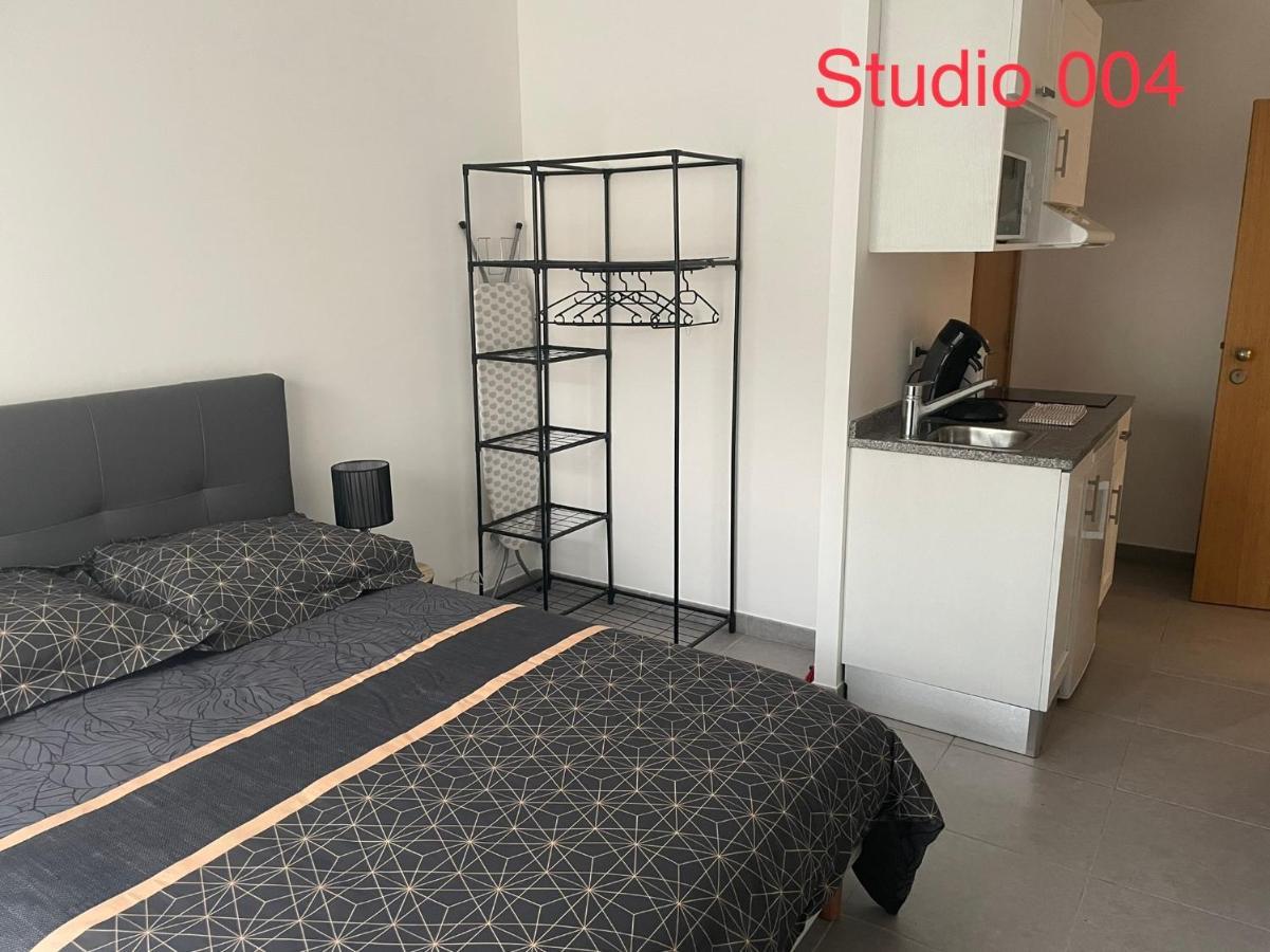 Studio A 300 M De La Gare De Мант-ла-Жоли Екстериор снимка