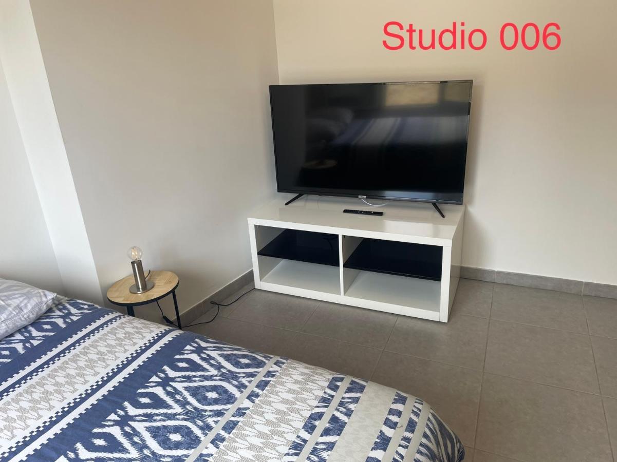 Studio A 300 M De La Gare De Мант-ла-Жоли Екстериор снимка