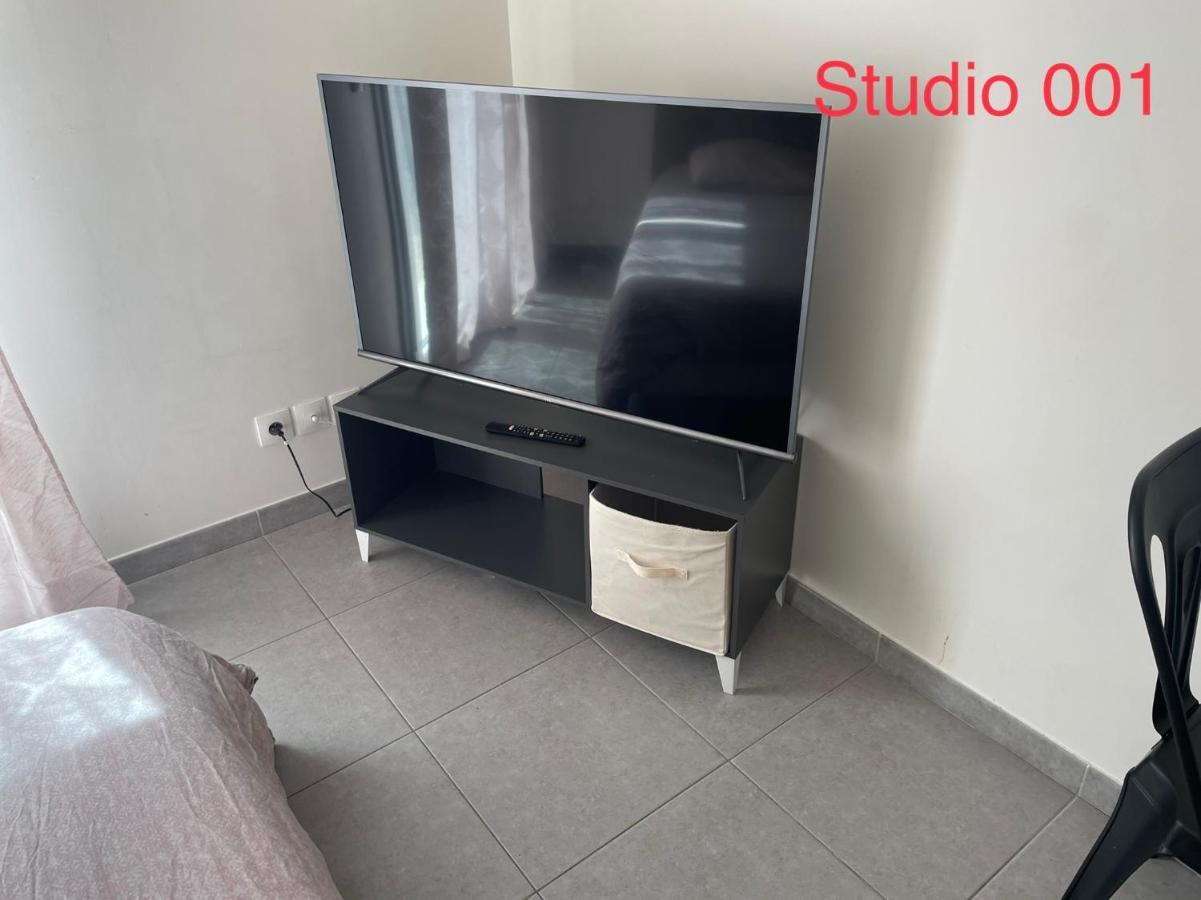 Studio A 300 M De La Gare De Мант-ла-Жоли Екстериор снимка