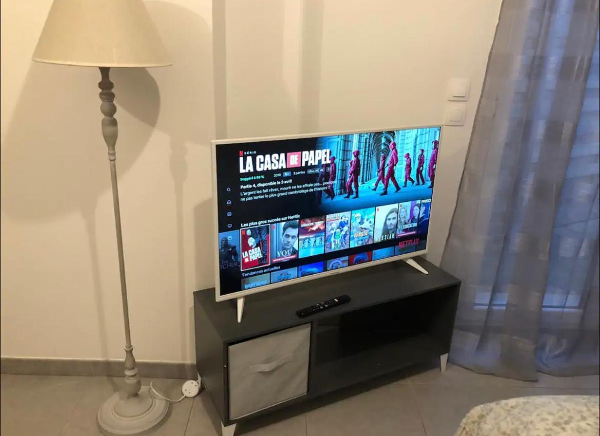 Studio A 300 M De La Gare De Мант-ла-Жоли Екстериор снимка